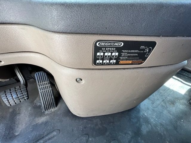 2012 FREIGHTLINER Cascadia - Image 25